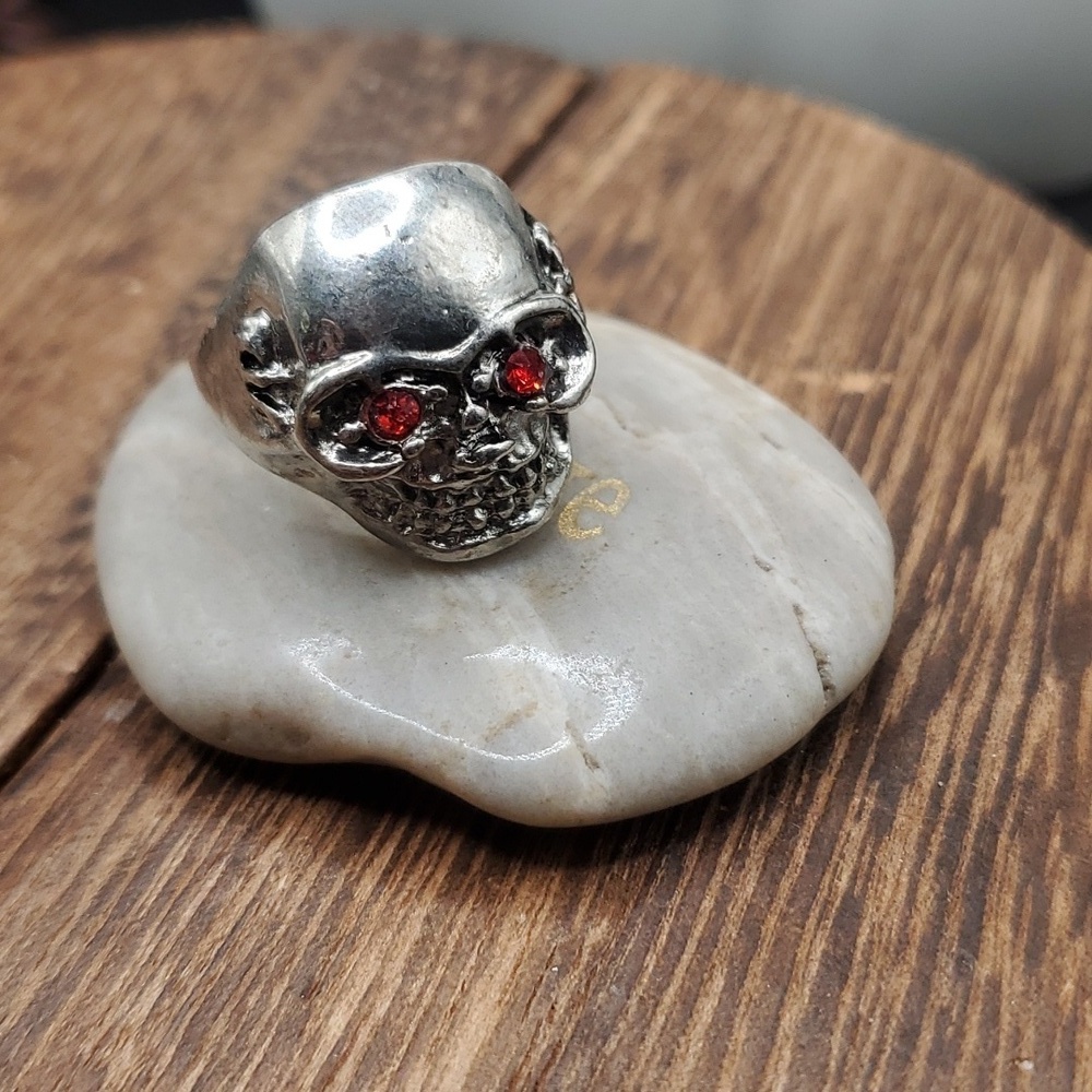 Size 10 R761 sterling biker grunge skeleton ring garnet crystal eyes